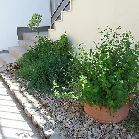 And Charming New Apartment In Vantacici Malinska Exterior photo