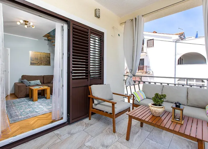 And Charming New Apartment In Vantacici