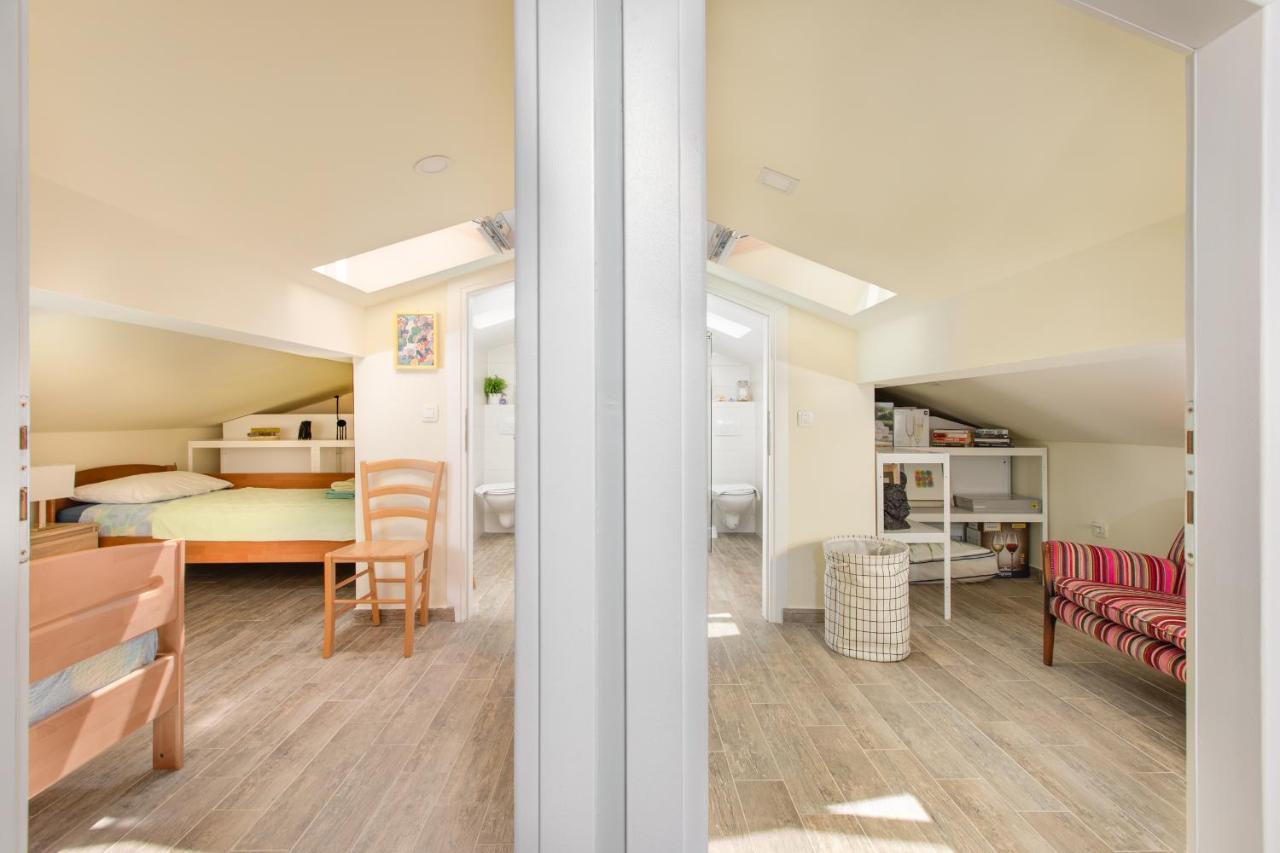 And Charming New In Vantacici Apartment